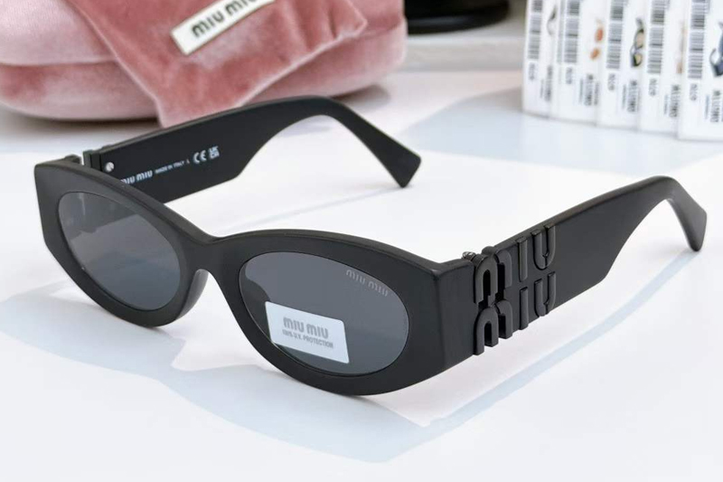 SMU11W Sunglasses Matte Black Gray