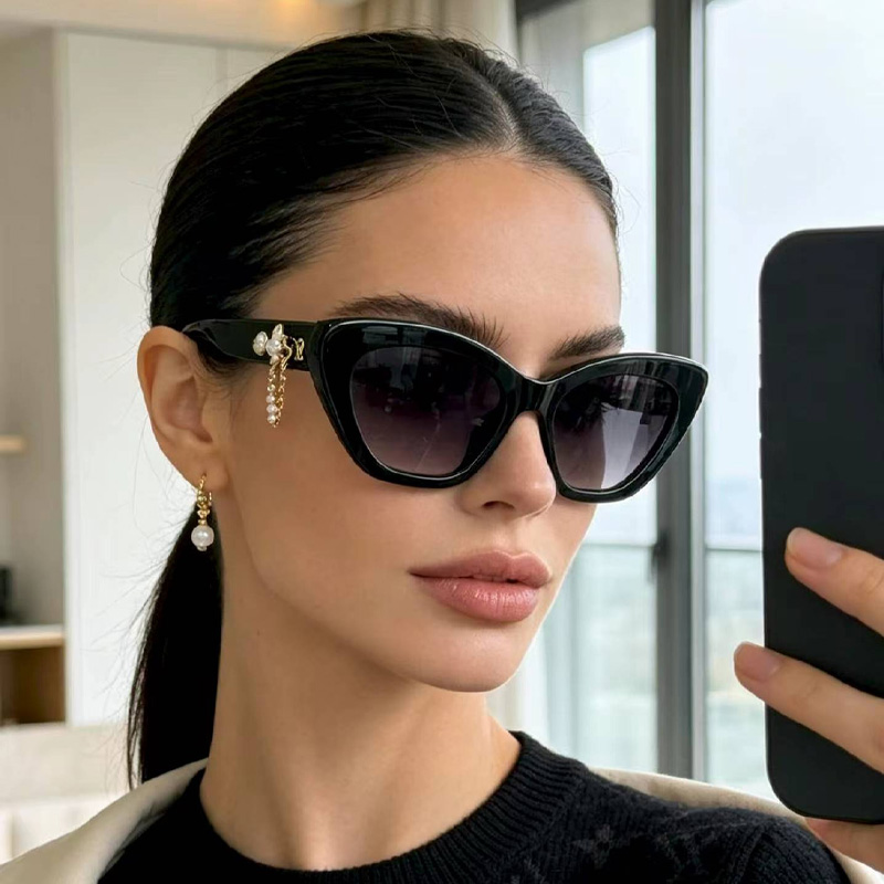 Z2988 Sunglasses Black Gradient Gray